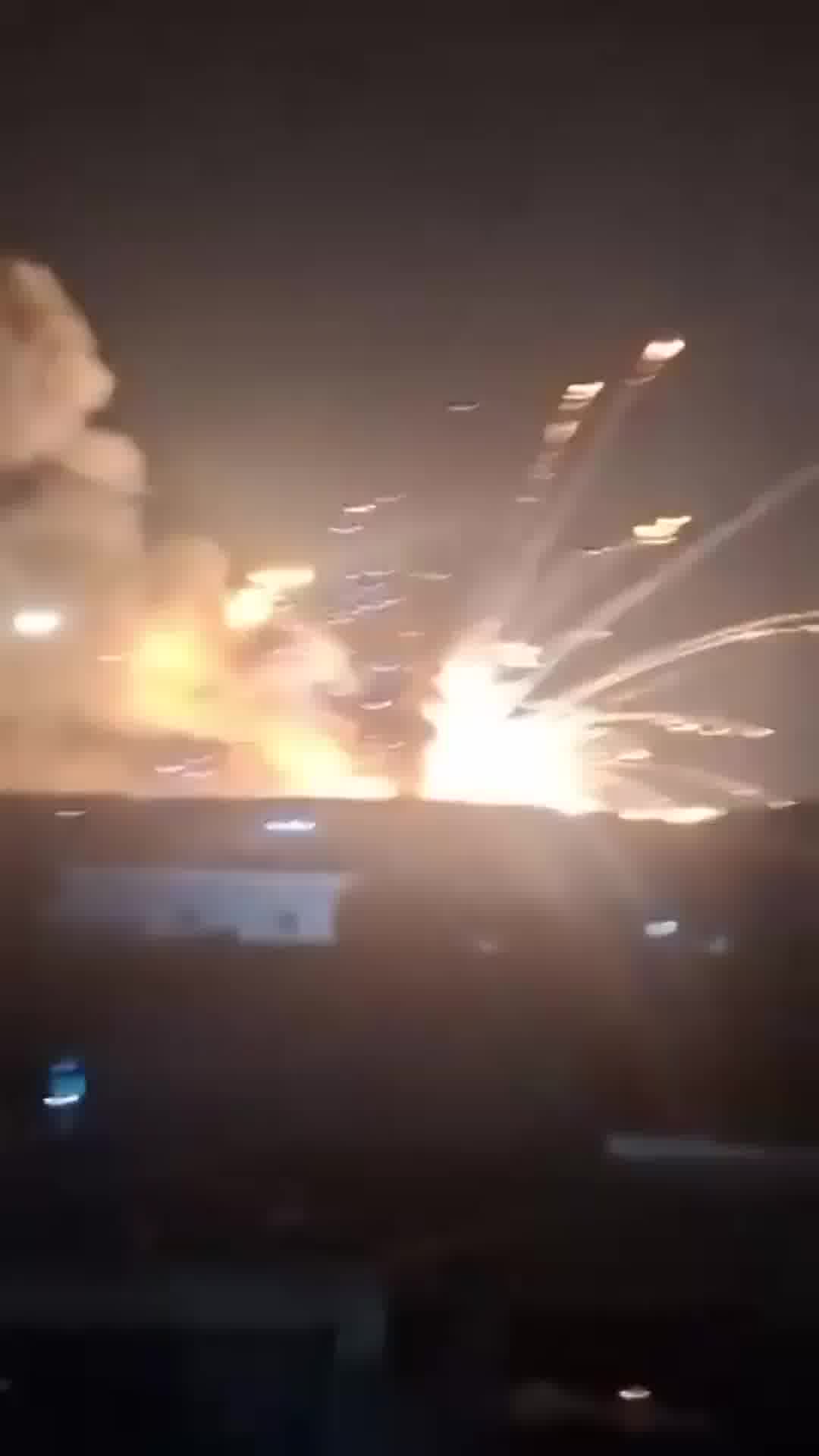 פיצוץ אירע במחסן נשק בחאלב שבסוריה במהלך יום כיפור. בסוריה אומרים שנבדק הקשר לישראל