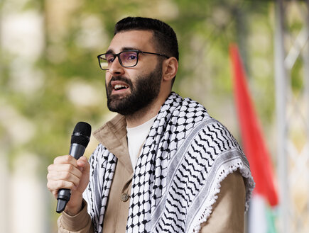 העיתונאי העזתי תיעד חטופים ישראלים מוכים – והחליט שלא לפרסם