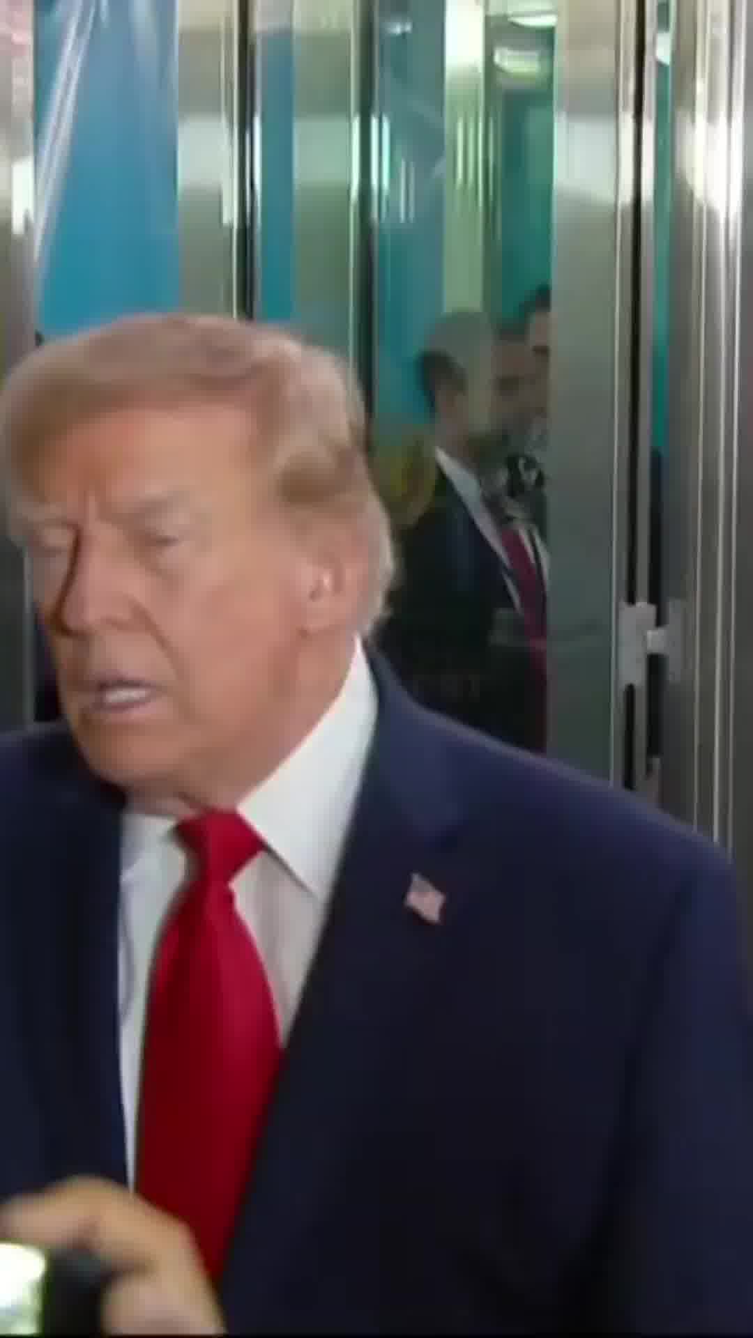 טראמפ: "אני מופתע ש-CNN כאן ומסקרים אותי. חשבתי שלא תעשו זאת"
