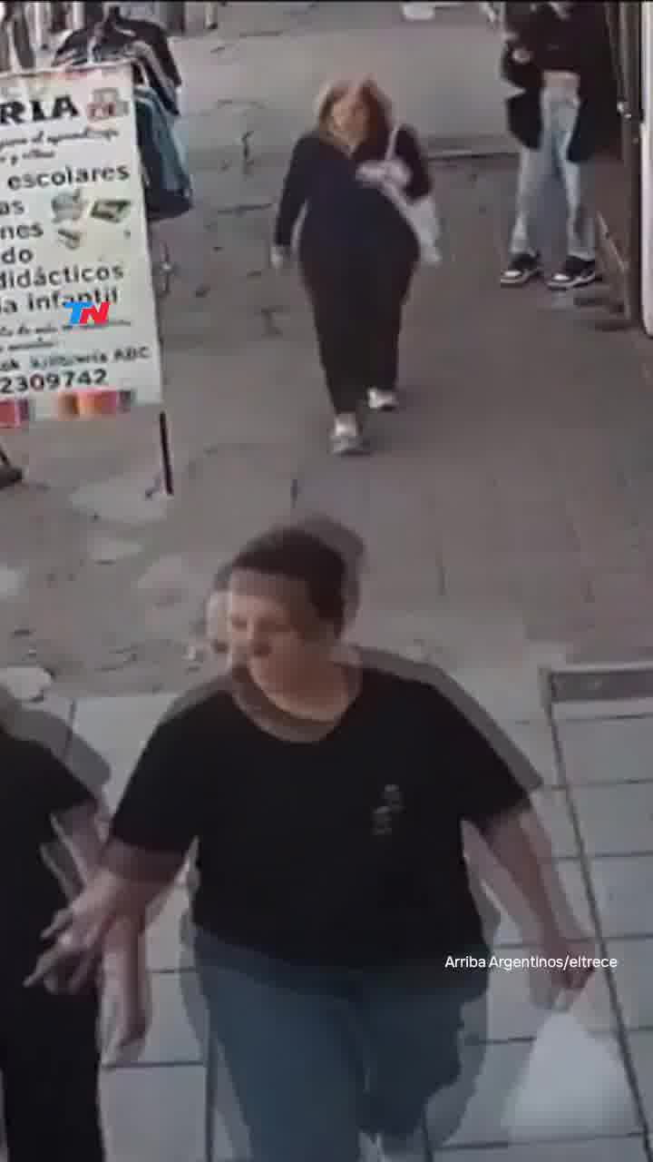 בואנוס איירס: הנהג איבד שליטה, הגברת ניצלה בנס