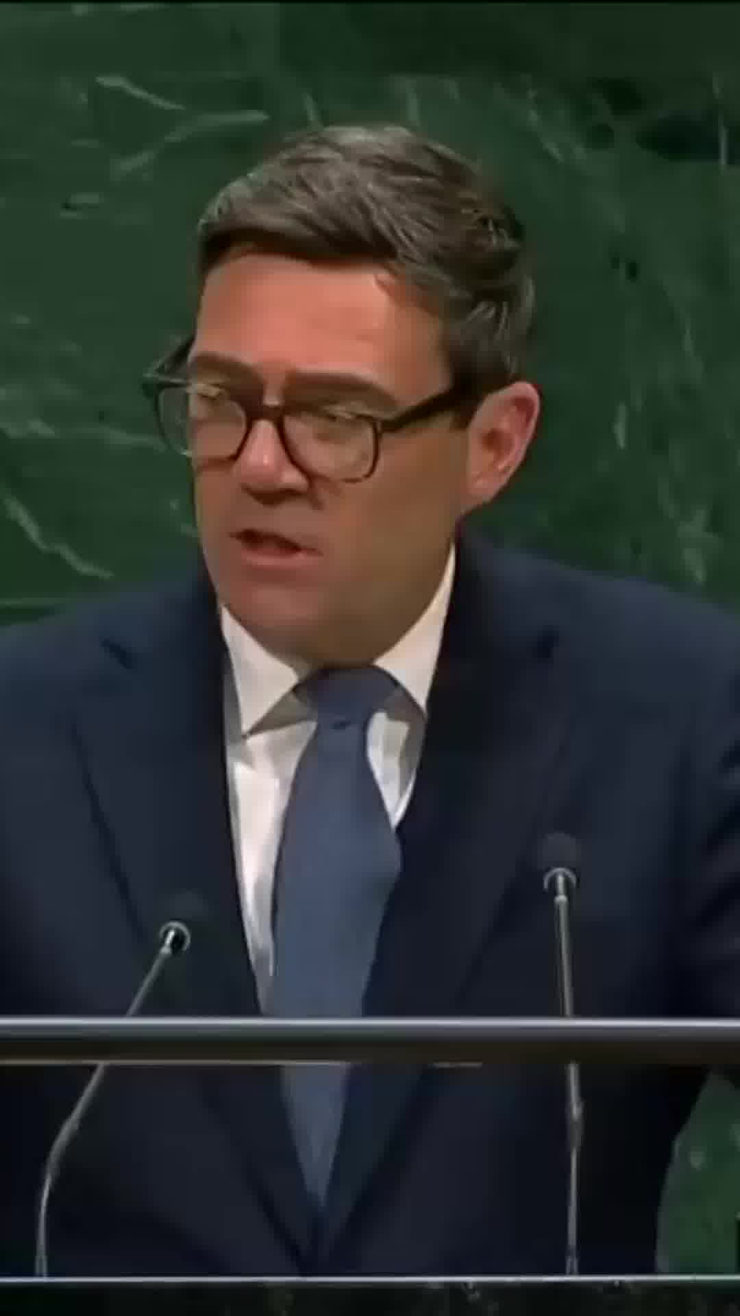 ראש ממשלת בריטניה: “עומדים לצד ישראל, אך אין בכך כדי להצדיק את פעולותיה של ממשלת ישראל בעזה ובגדה"