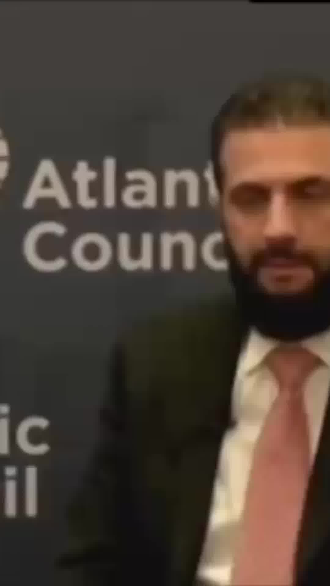 א-שרע: "כשטראמפ אמר לי שרמת הגולן שייכת לישראל, התבדחתי: 'למה שלא תיתן את ניו ג'רזי לישראלים?'"