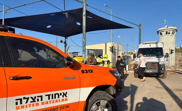 זירת הפיגוע במחסום בל שבכביש 443 ליד מודיעין זירת הפיגוע במחסום בל שבכביש 443 ליד מודיעין