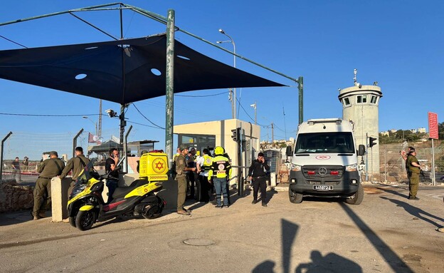 זירת הפיגוע במחסום בל שבכביש 443 ליד מודיעין זירת הפיגוע במחסום בל שבכביש 443 ליד מודיעין