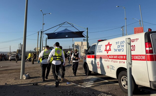 זירת הפיגוע במחסום בל שבכביש 443 ליד מודיעין זירת הפיגוע במחסום בל שבכביש 443 ליד מודיעין