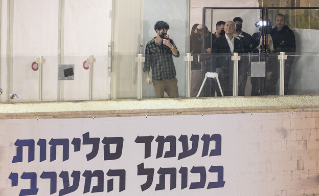 ראש הממשלה נתניהו במעמד סליחות בכותל המערבי ראש הממשלה נתניהו במעמד סליחות בכותל המערבי