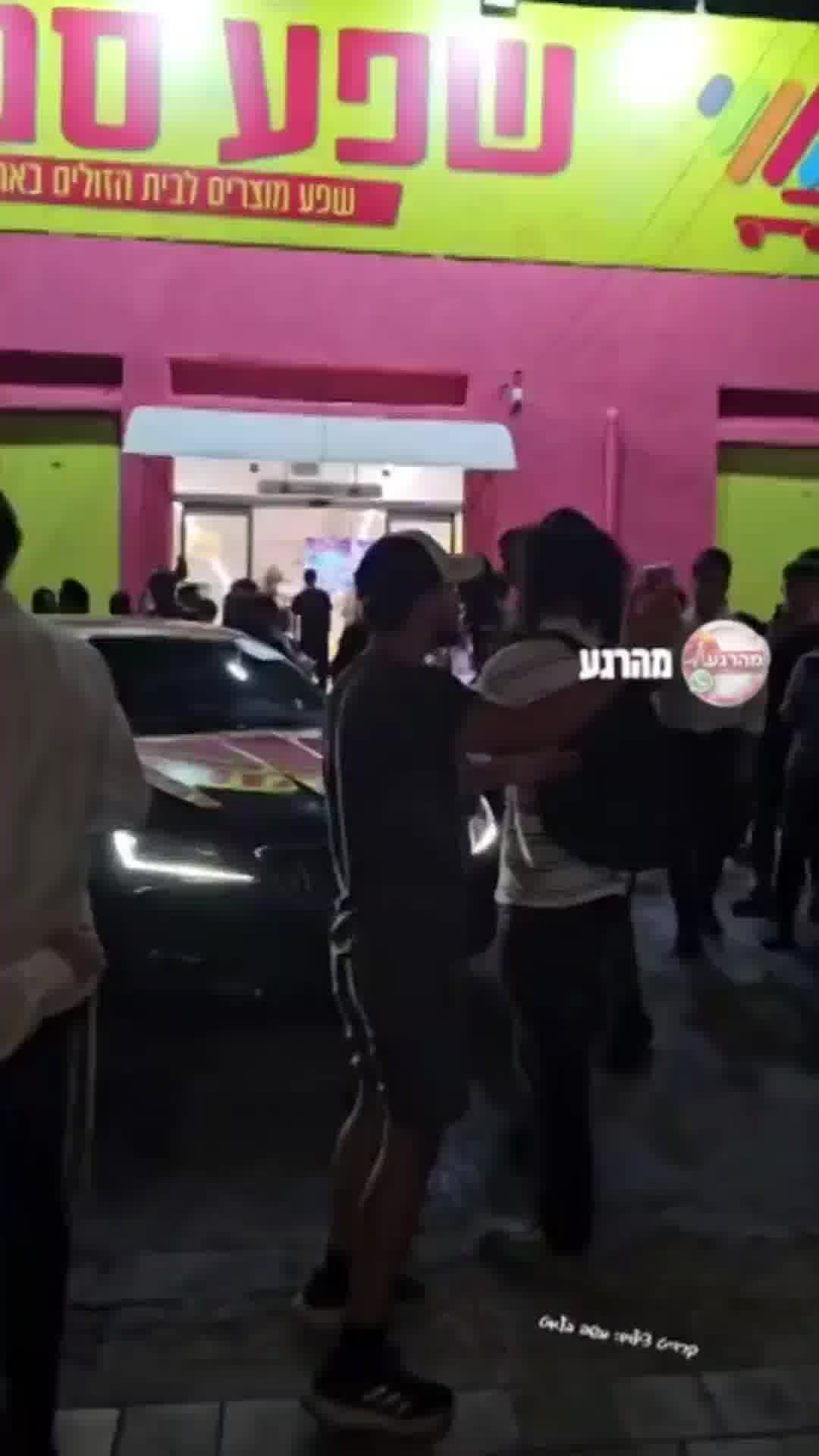 לאחר הוויכוח עם בנט בבני ברק: מרדכי דוד חוסם את מכוניתו של ראש הממשלה לשעבר | צפו
