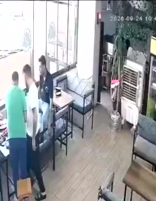 המסעדה רעדה - והאורחים ברחו: צפו בתיעוד מרעידת האדמה בעוצמה 5.5 בט