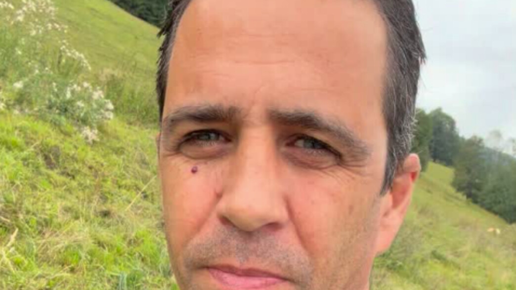 אלמוג בוקר אלמוג בוקר
