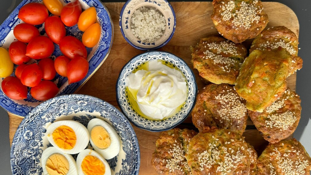 לחמניות שמן זית גבינה ופסטו לחמניות שמן זית גבינה ופסטו