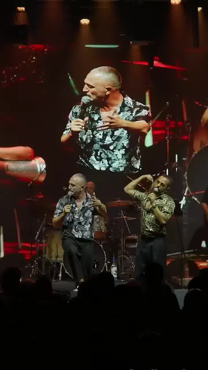 כשמה קשור העלו לבמה את זיוי ברמן לשיר יחד עם נס וסטילה את חרבו דרבו