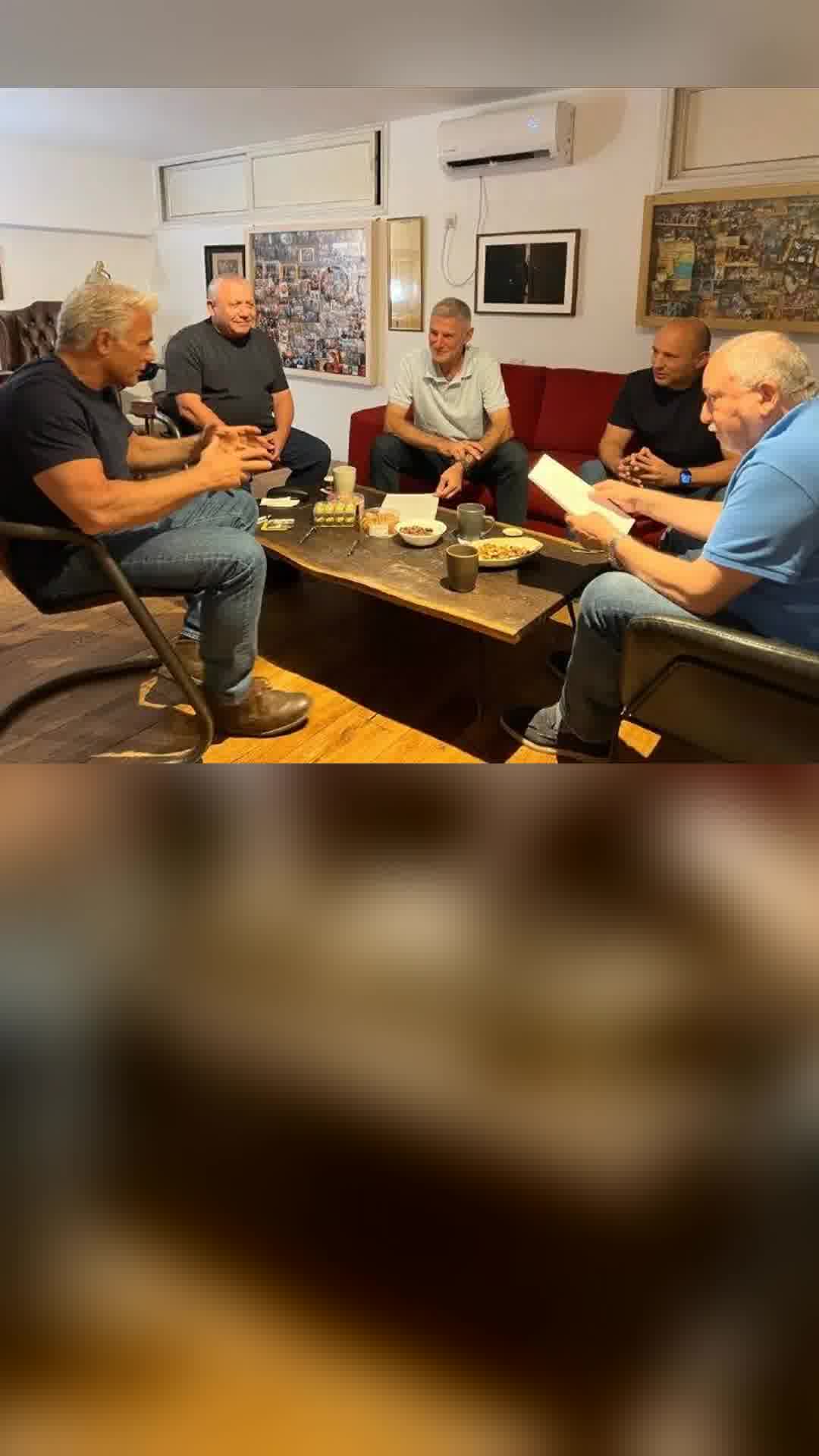 ראשי גוש השינוי נפגשו בביתו של לפיד והצהירו: "החלפת הממשלה היא מטרת-העל המשותפת שלנו״