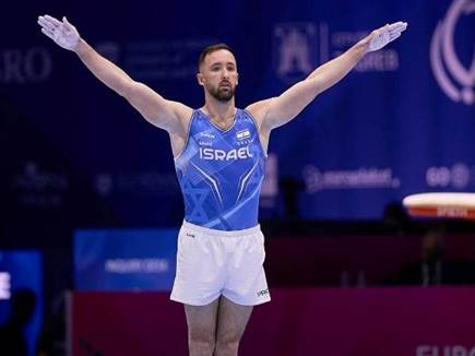 (Denis Vakhrushev) (Denis Vakhrushev)