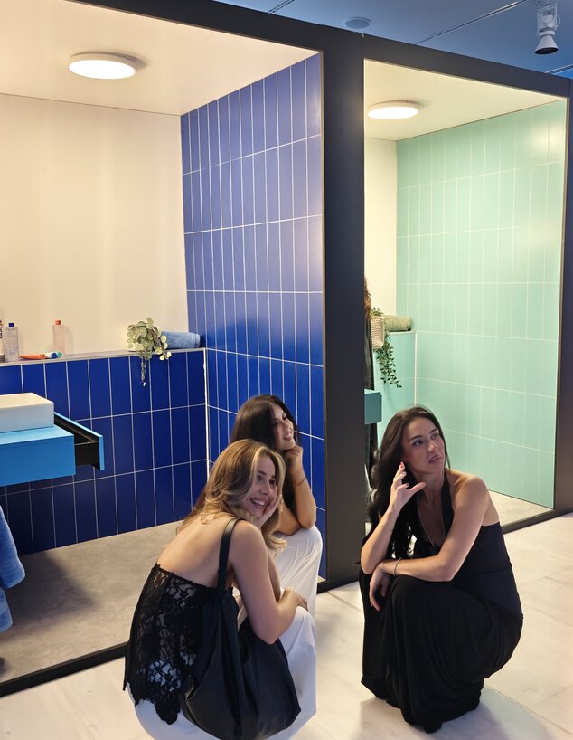 דייסון אירוע באתונה מברשת השיניים 5 דייסון אירוע באתונה מברשת השיניים 5
