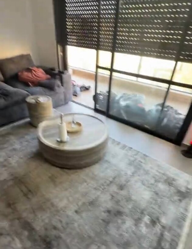 בדירה החדשה של אופק הסלון בדירה החדשה של אופק הסלון