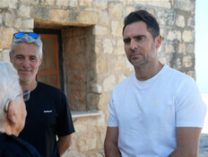 מטיילים בסוכות בגליל המערבי (צילום: חדשות)