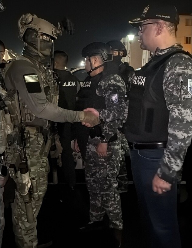 כוחות צבא ארה"ב לצד כוחות הביטחון באקוודור כוחות צבא ארה"ב לצד כוחות הביטחון באקוודור