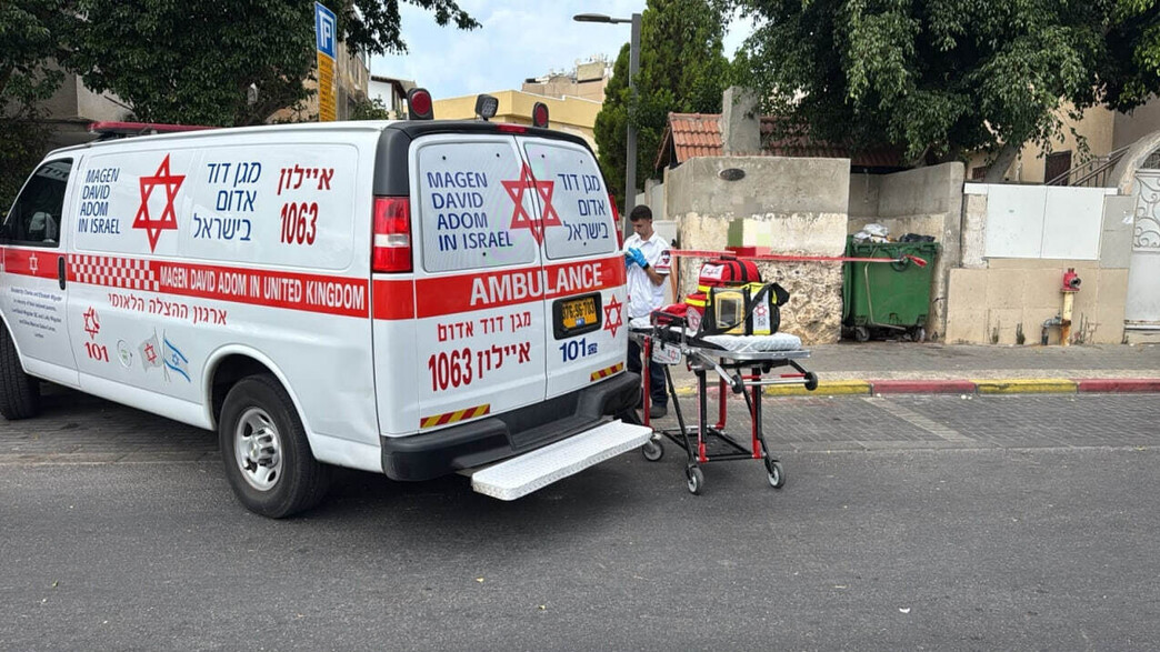 תיעוד מזירת הפציעה של הנער בחולון תיעוד מזירת הפציעה של הנער בחולון