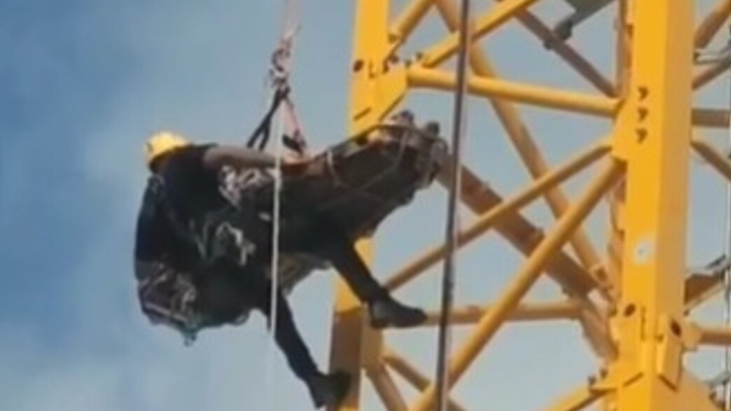 הפועל שאיבד הכרה וחולץ ממנוף בקריית ביאליק הפועל שאיבד הכרה וחולץ ממנוף בקריית ביאליק
