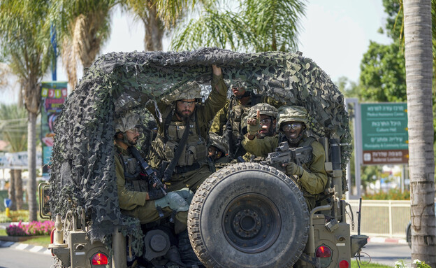 כוחות צה"ל בשדרות בבוקר מתקפת הפתע ב-7 באוקטובר כוחות צה"ל בשדרות בבוקר מתקפת הפתע ב-7 באוקטובר