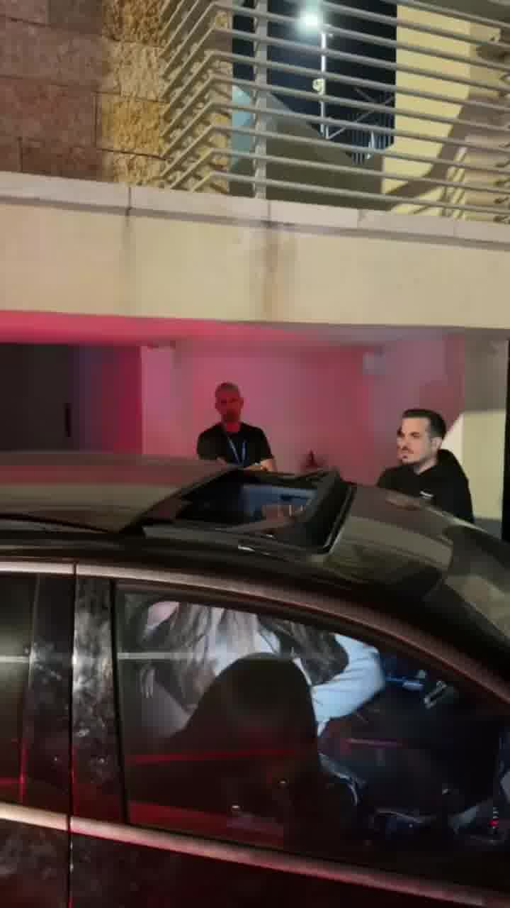 זה מה שקרה כשנועה רק הוציאה את הראש מהגג