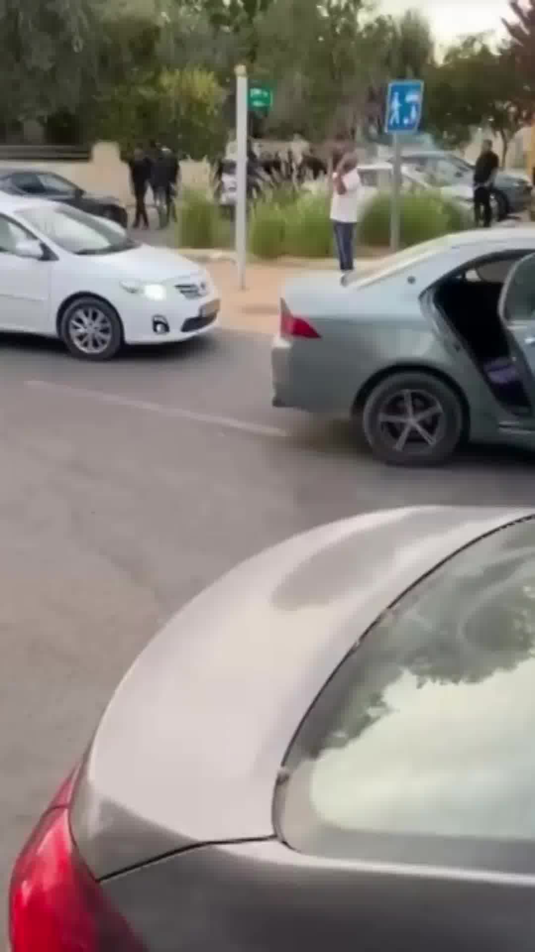 "הסתובבו עם גרזנים ברחוב": מהומה במיתר בגלל סכסוך חמולות - והתושבים נדהמו | תיעוד 