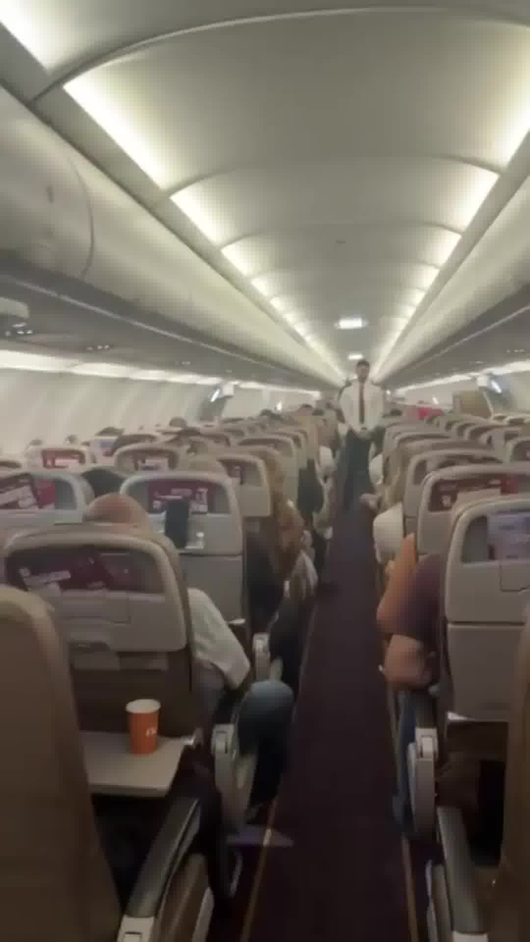 המריאה טיסת החילוץ הראשונה של ארקיע מדובאי לישראל