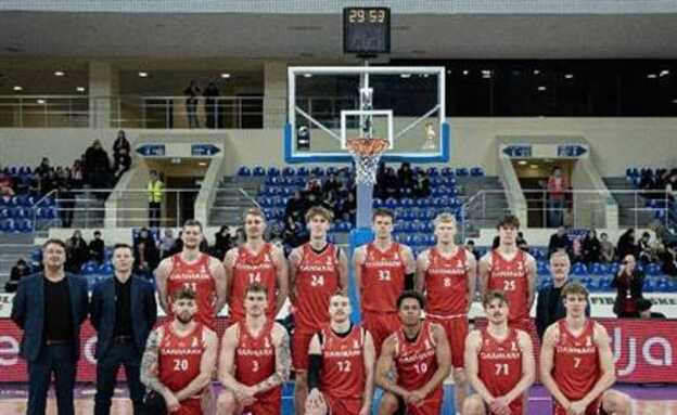 (Photo by Ira Somova/FIBA via Getty Images) (צילום: ספורט 5)