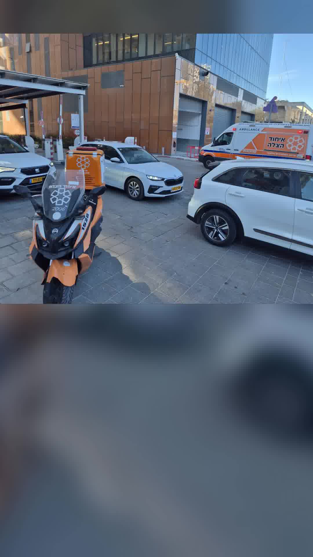 בני ברק: פועל נחבל בראשו באתר בנייה - מצבו קשה
