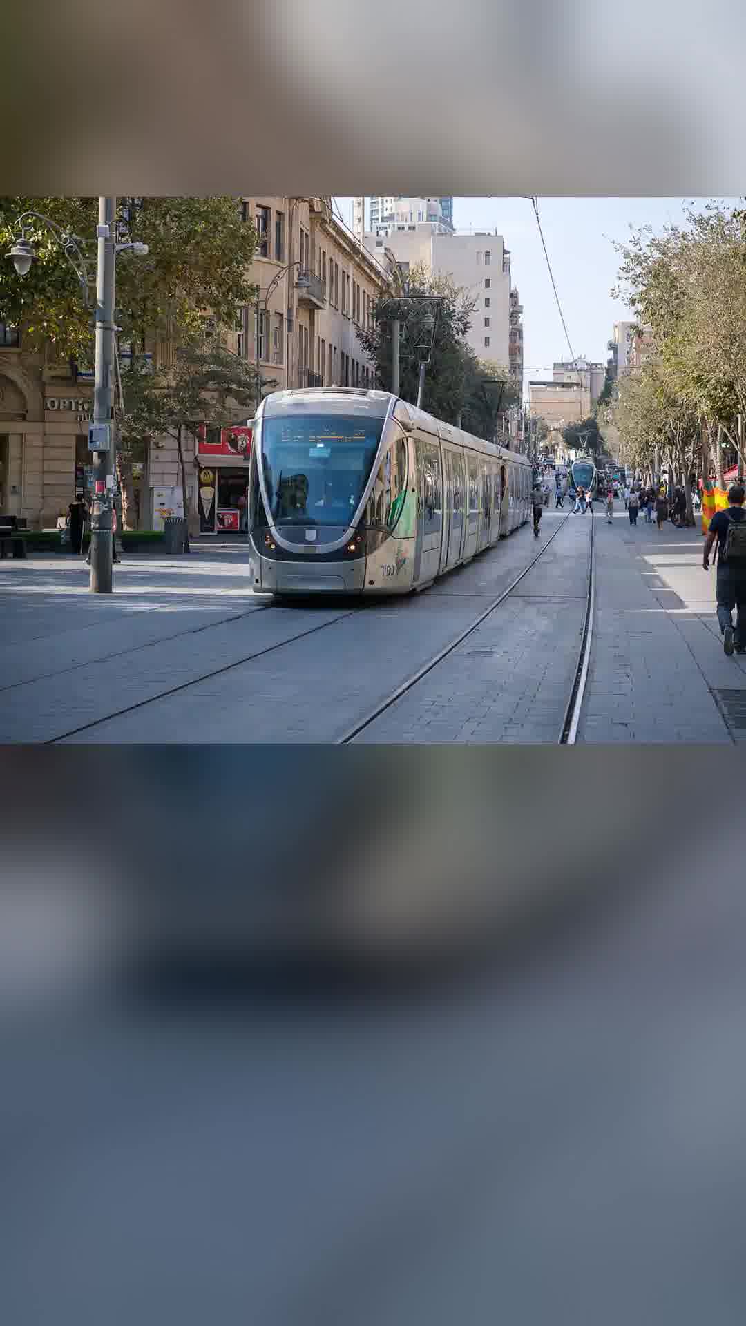 פעילות קו L1 של הרכבת הקלה בירושלים הופסקה באופן זמני בעקבות כבל חשמל שנקרע הבוקר

