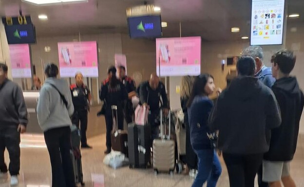 הישראלים בנמל התעופה בברצלונה הישראלים בנמל התעופה בברצלונה