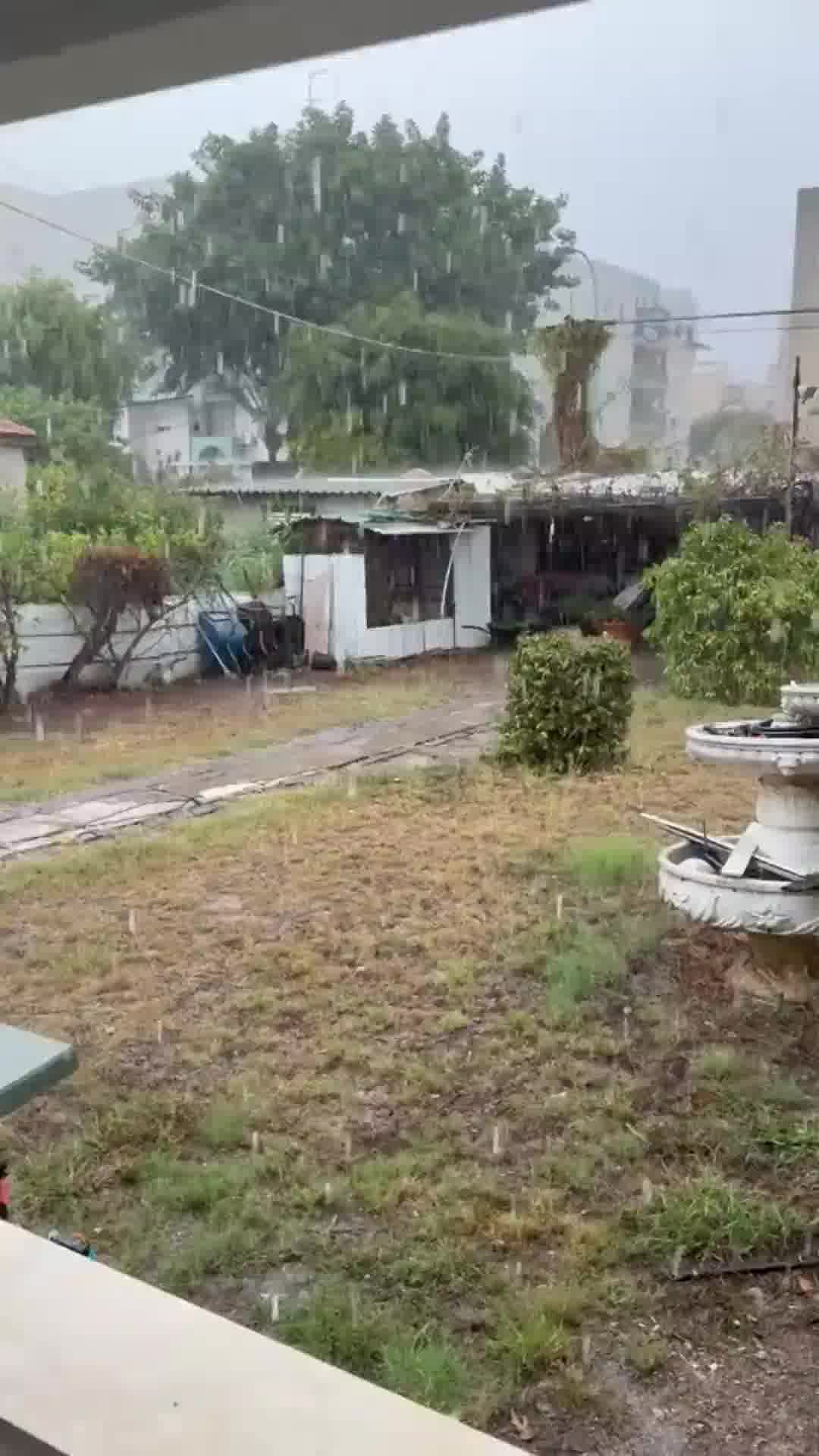 סתיו על מלא: גשמים החלו לרדת גם בעכו