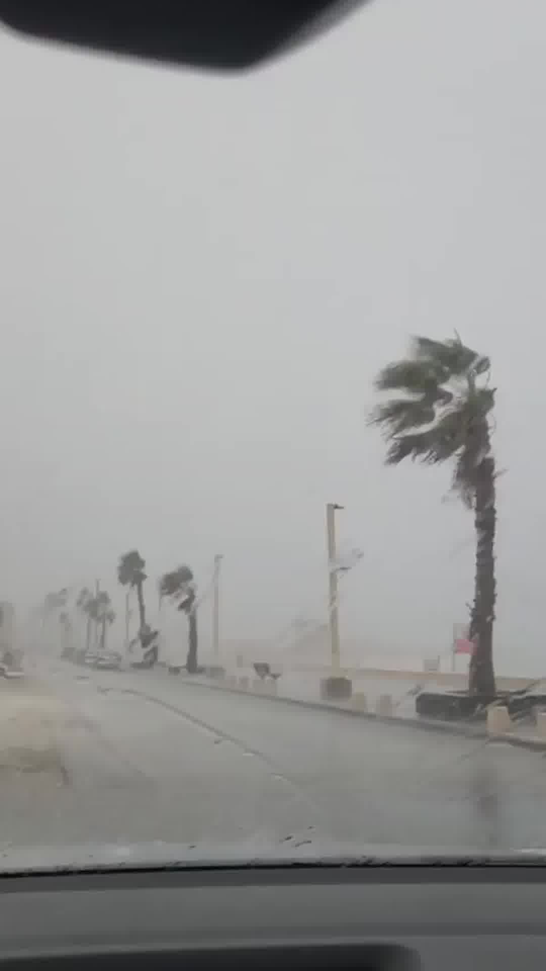 החורף בפתח: גשם עז החל לרדת בחיפה - ובקרוב גם במרכז הארץ