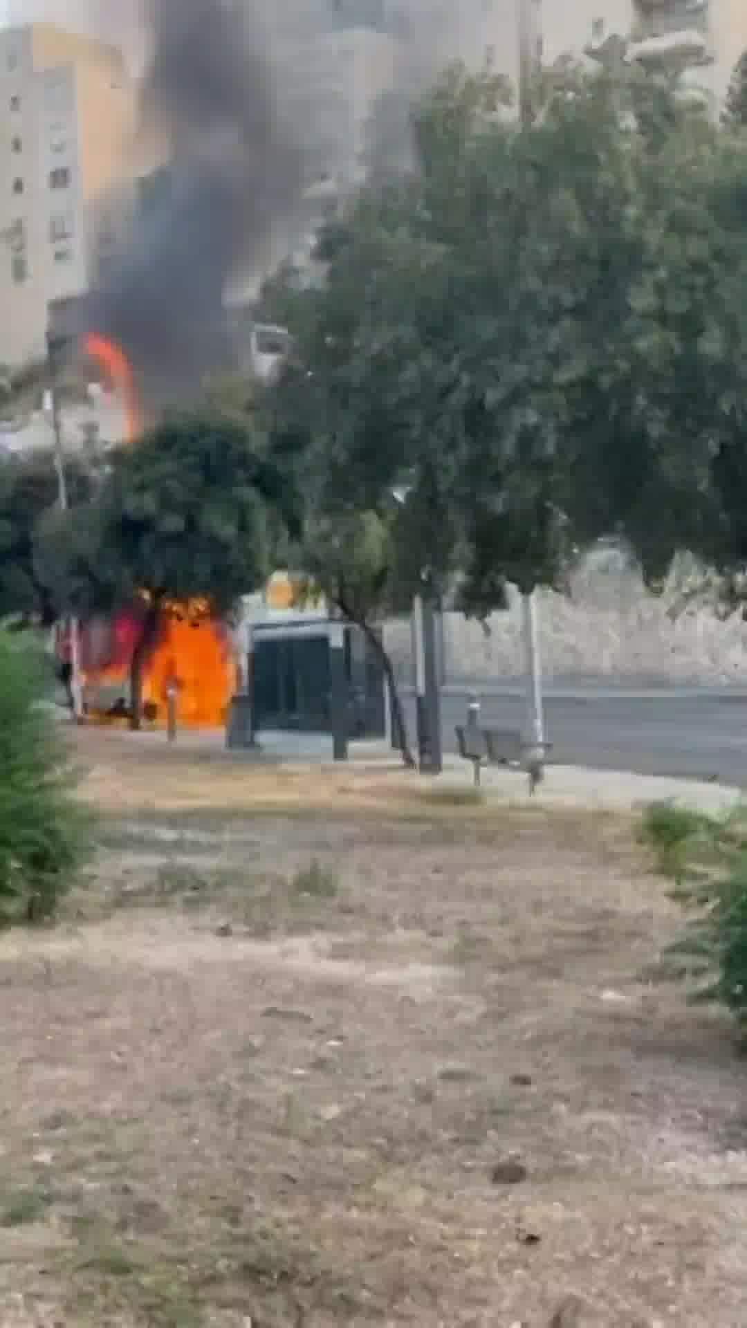 הכביש מלא ברסיסים: פיצוץ אירע בשכונת ארמון הנציב, הרקע לאירוע ככל הנראה פלילי 