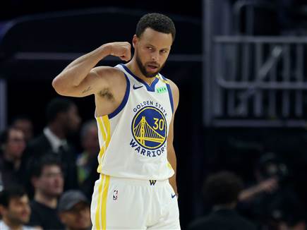 קרי. ינוח בשל הבק-טו-בק ולא ישחק נגד פורטלנד (Getty) קרי. ינוח בשל הבק-טו-בק ולא ישחק נגד פורטלנד (Getty)