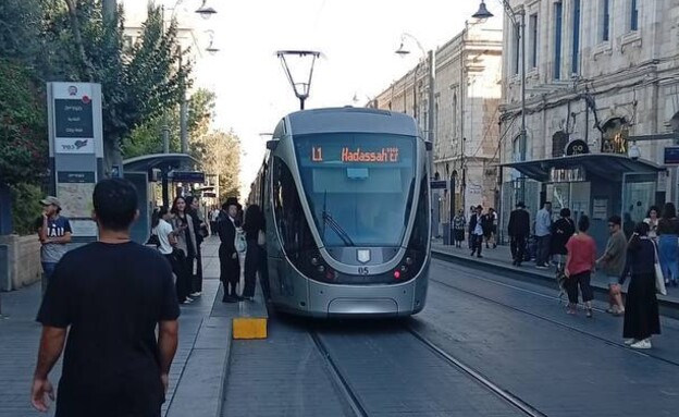 הרכבת הקלה בירושלים הפסיקה לפעול עקב ההפגנות הרכבת הקלה בירושלים הפסיקה לפעול עקב ההפגנות