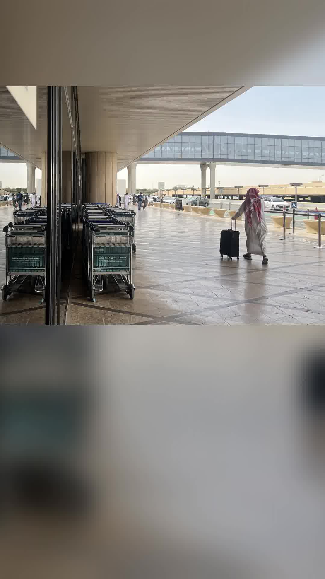 דיווחים בסעודיה: הופסקה הפעילות בנמל התעופה הבין-לאומי של ריאד לאחר שיגור טילים לעבר העיר