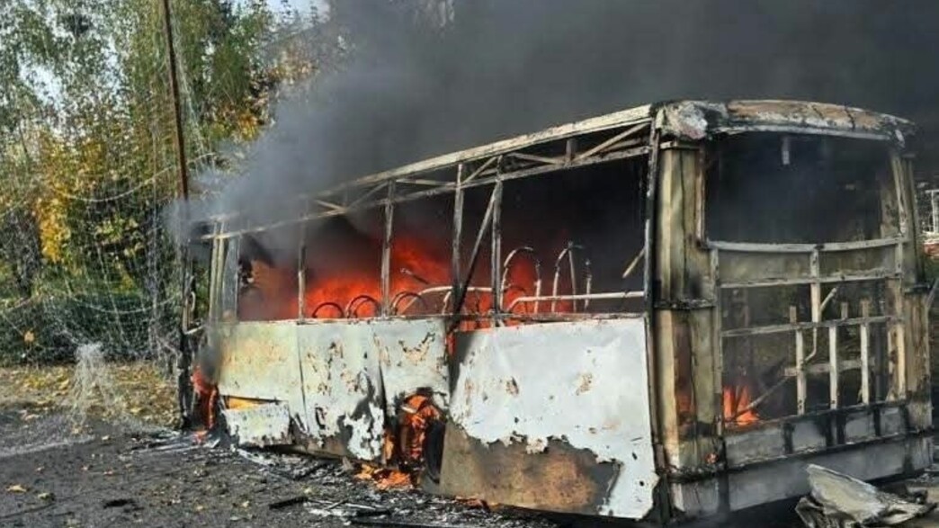 אוקראינה: הרוגים בתקיפה רוסית שפגעה בשני אוטובוסים אוקראינה: הרוגים בתקיפה רוסית שפגעה בשני אוטובוסים