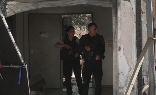 צילומים בבית הרוס בבארי צילומים בבית הרוס בבארי