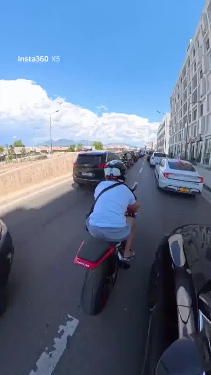 וזאת הסיבה שמשתמשים בראי הימני