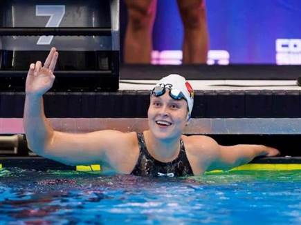 (Louisville Swimming & Diving) (Louisville Swimming & Diving)