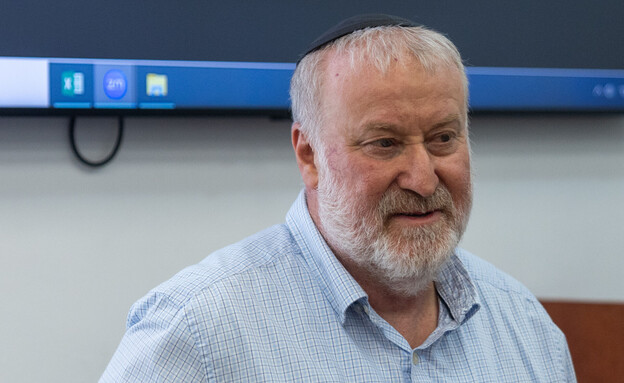 מנדלבליט מעיד במשפט נתניהו: "התיקים נגד רה"מ חמורים"