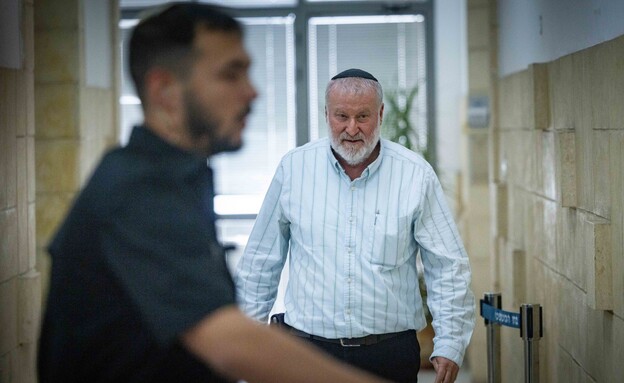 אביחי מנדלבליט מגיע להעיד במשפט נתניהו