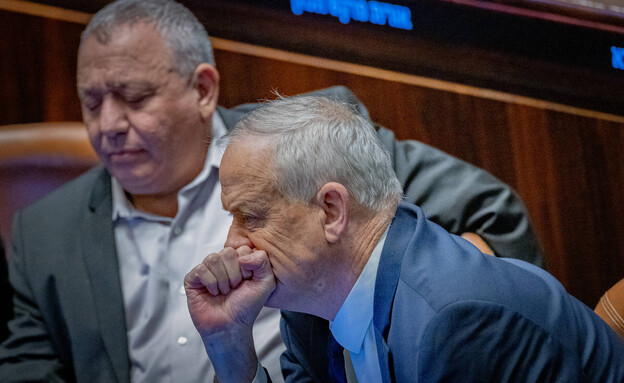 יו"ר כחול לבן בני גנץ ויו"ר ישר גדי איזנקוט יו"ר כחול לבן בני גנץ ויו"ר ישר גדי איזנקוט