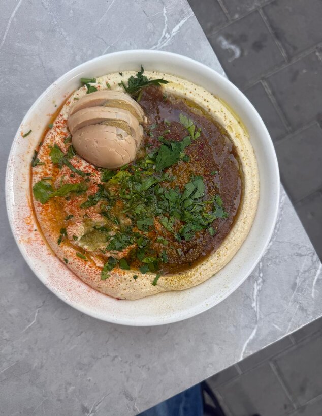 קומפלט נדיר. החומוס של השמן קומפלט נדיר. החומוס של השמן