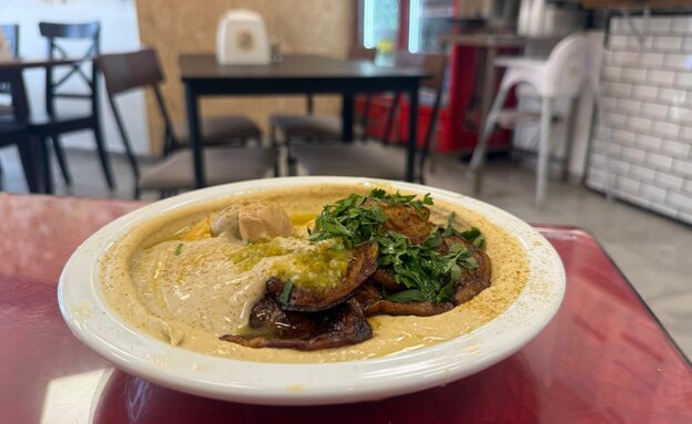 חומוס סביח של החומוסאים. חדרה חומוס סביח של החומוסאים. חדרה