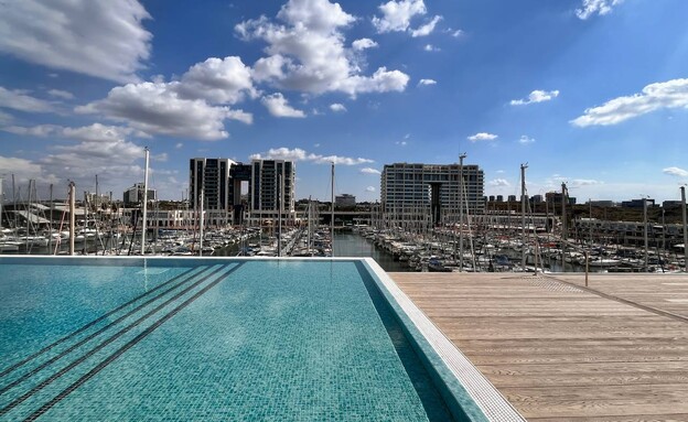 בריכה רופטופ מלון יאכט הרצליה בריכה רופטופ מלון יאכט הרצליה