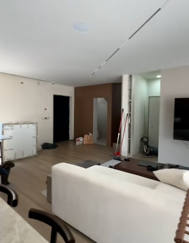 מציצים אנג'ל ברנס מציצים אנג'ל ברנס