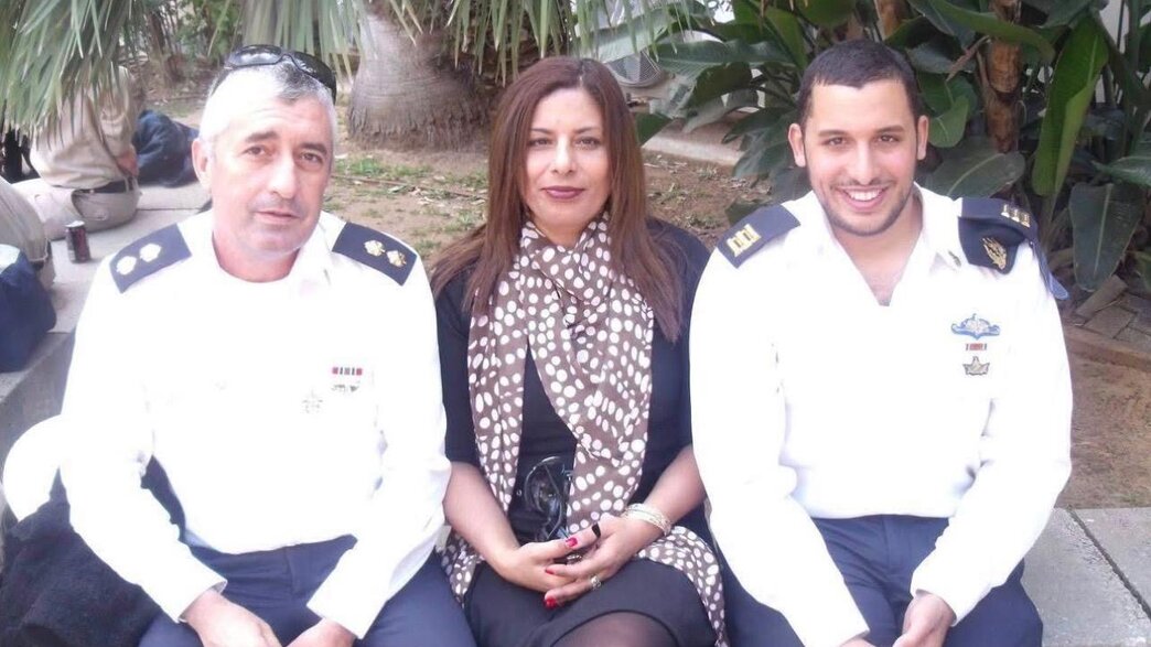 עמרי שחר ז"ל ומשפחתו עמרי שחר ז"ל ומשפחתו