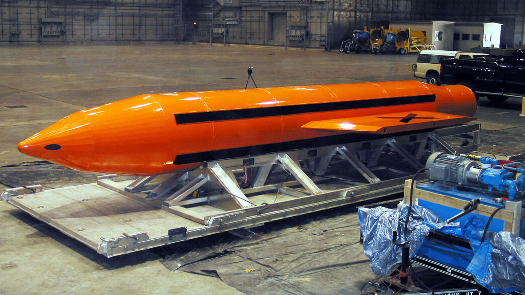 פצצת GBU-43/B MOAB פצצת GBU-43/B MOAB